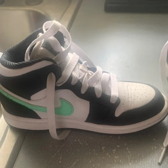 Jordan Kids' Sneakers in Black, White, and Mint in good condition $40 size12c - Picture 5 of 9